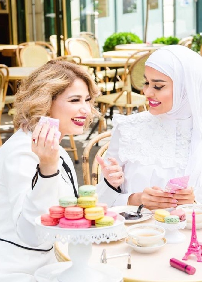 مرمر تختار الازياء البيضاء لفصل الصيف