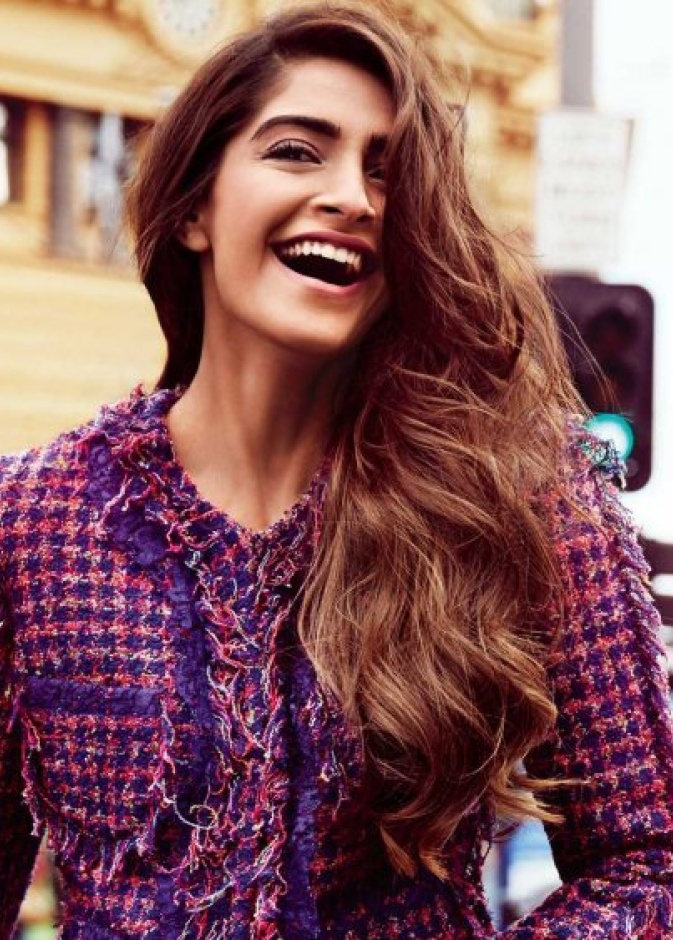 سونام كابور ظهرت في أغنية لفريق الروك البريطاني Coldplay