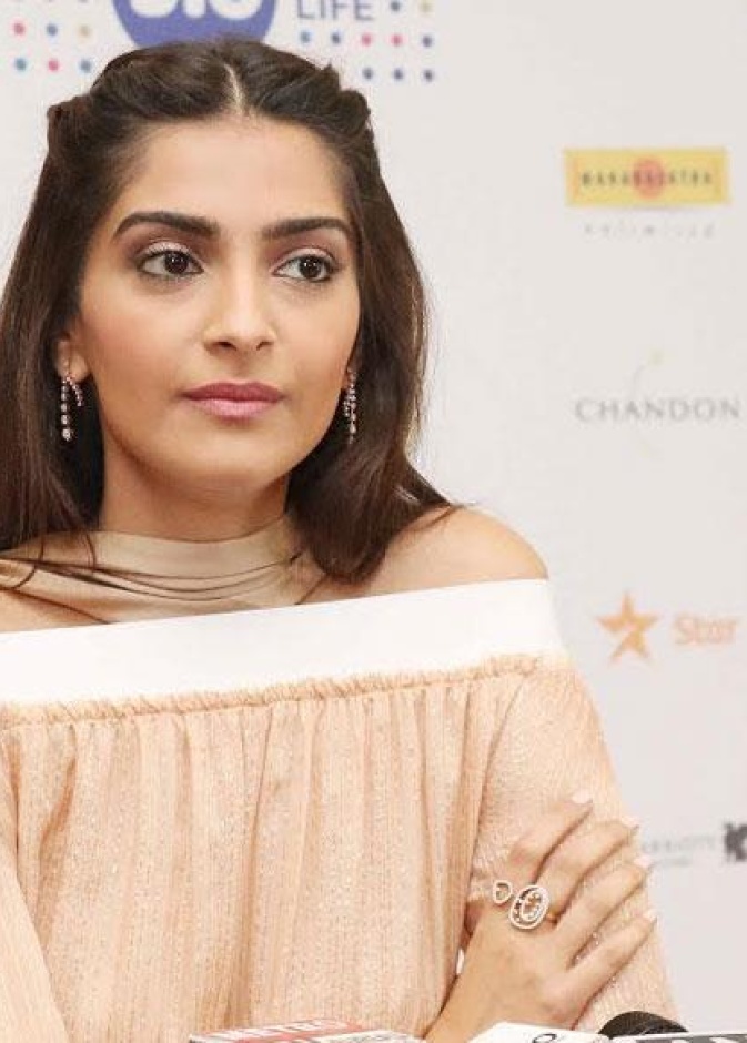 سونام كابور