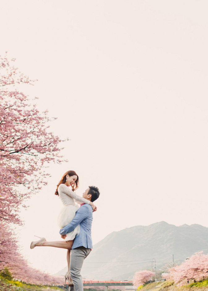 عروسان يالزي الياباني في شهر العسل