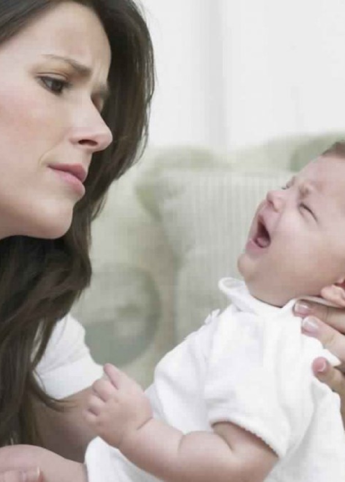 اكتئاب ما بعد الولادة اسبابه وطرق علاجه