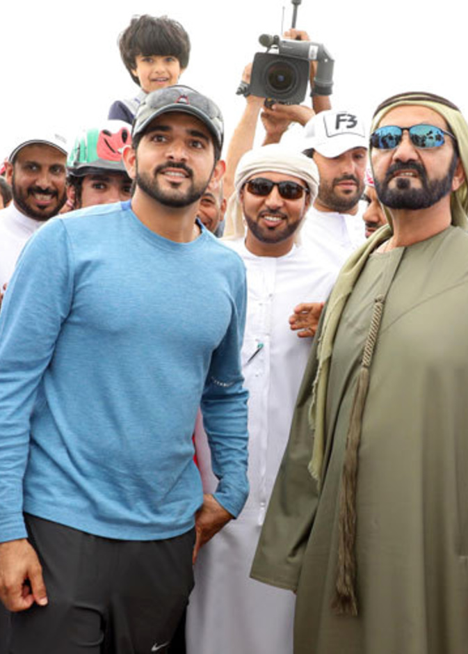 الشيخ محمد بن راشد يشيد بأداء الفرسان في سباق كأس رئيس الدولة
