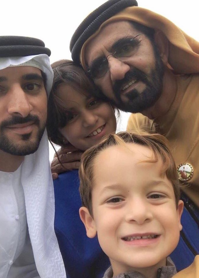الشيخ محمد بن راشد ينشر سيلفي أحلى إبتسامة