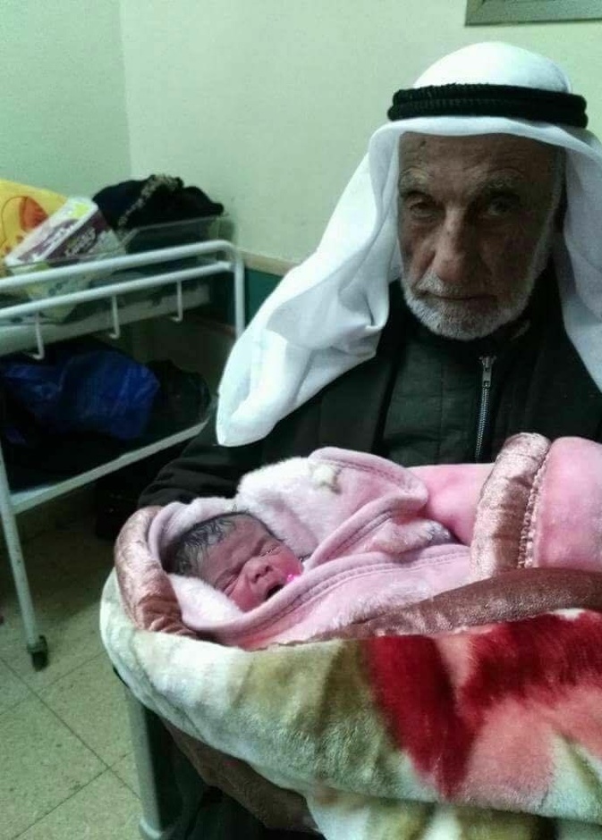 الحاج محمود وابنته تمارا