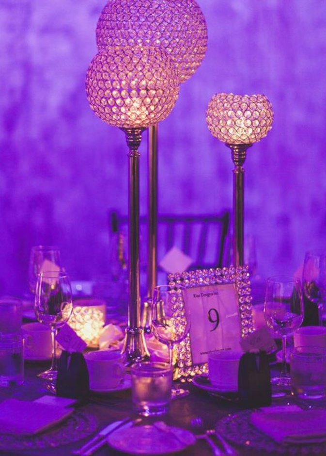 الشمعدان اضفى جمالا على ديكور العرس