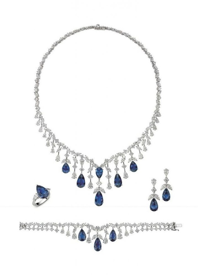 طقم مجوهرات من معوض