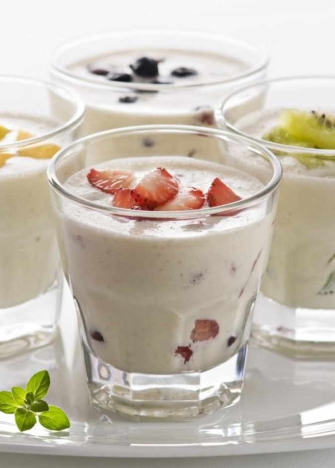 الزبادي من الأطعمة التي لا تزيد الوزن حين تناولها قبل النوم