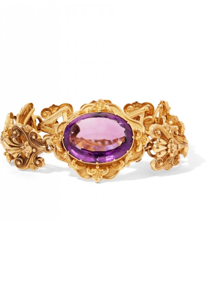 سوار من الذهب ١٨ قيراط مع حجر كريم باللون البنفسجي من Fred Leighton