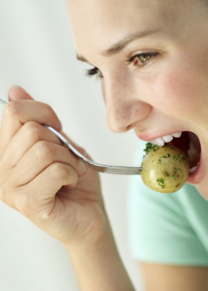 من الضروري الا يضاف الملح او اي اضافات اخرى للبطاطس المسلوقة