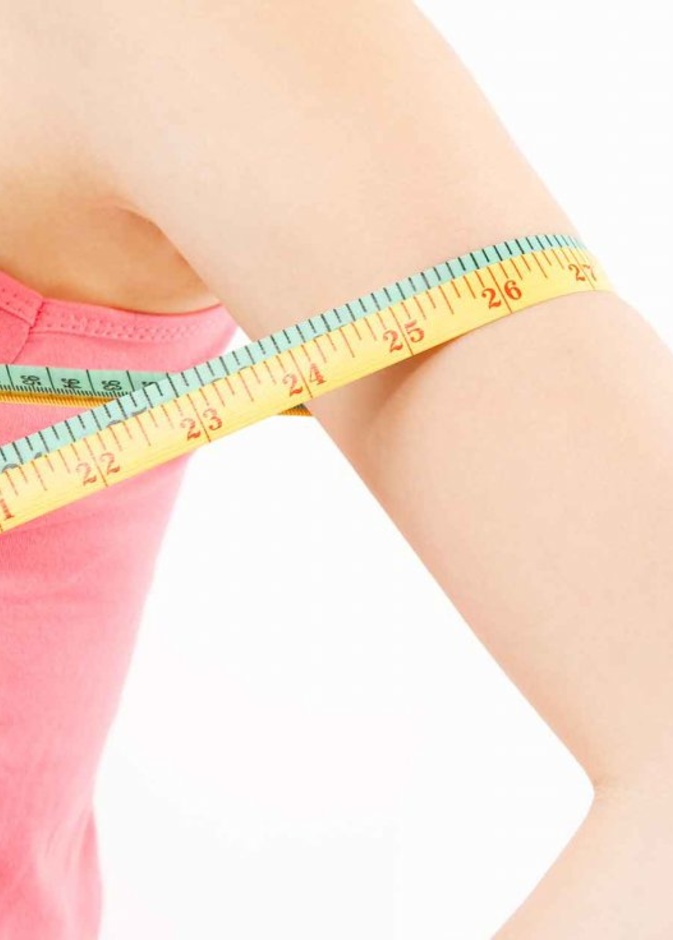 ملعقة من خل التفاح مع كوب من الماء قبل الأكل تساهم في تخسيس الذراعين