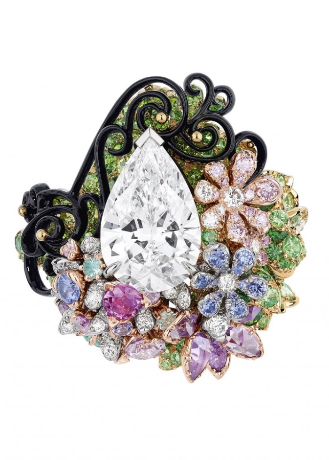 خاتم من ديور