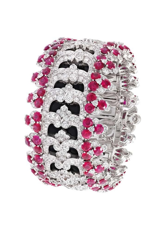 اسوارة من ديور