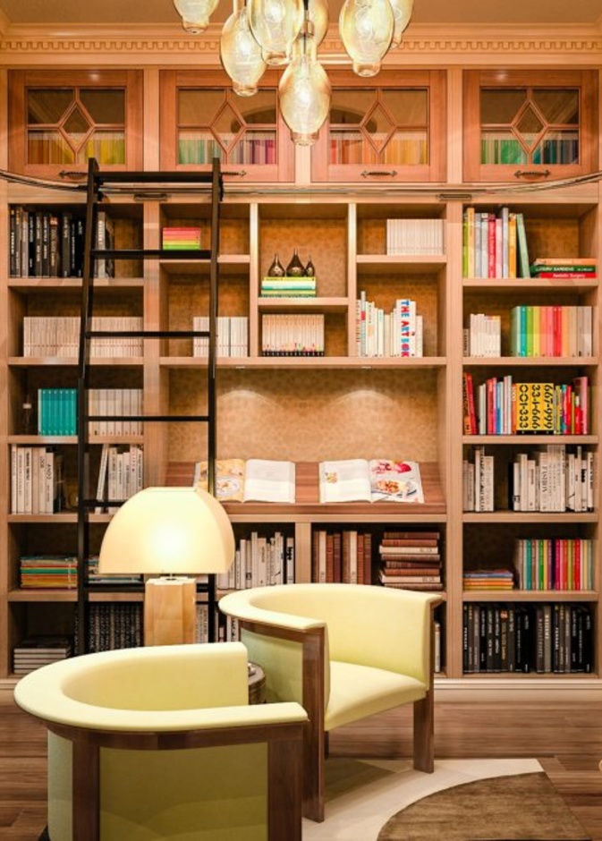 مكتبة منزلية أنيقة