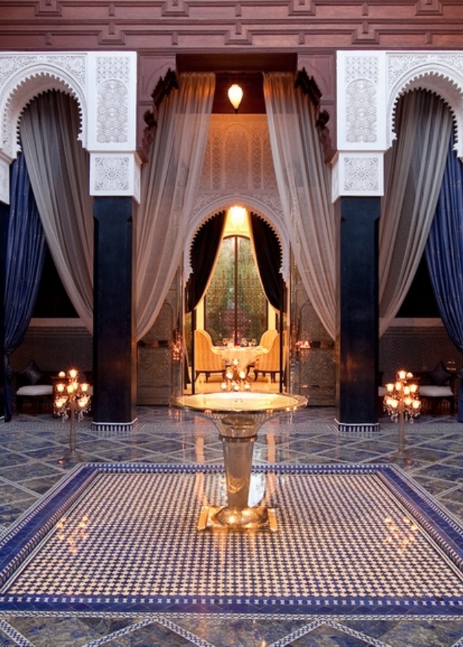 الاضاءة مهمة للديكور الشرقي 