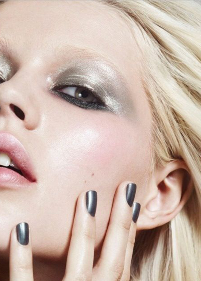 مكياج ميتاليك ومشرق لعروس عيد الاضحى.