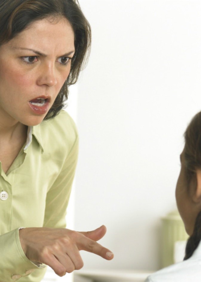 عبارات وأساليب خاطئة تؤثر على نفسية الابناء يجب تجنبها 