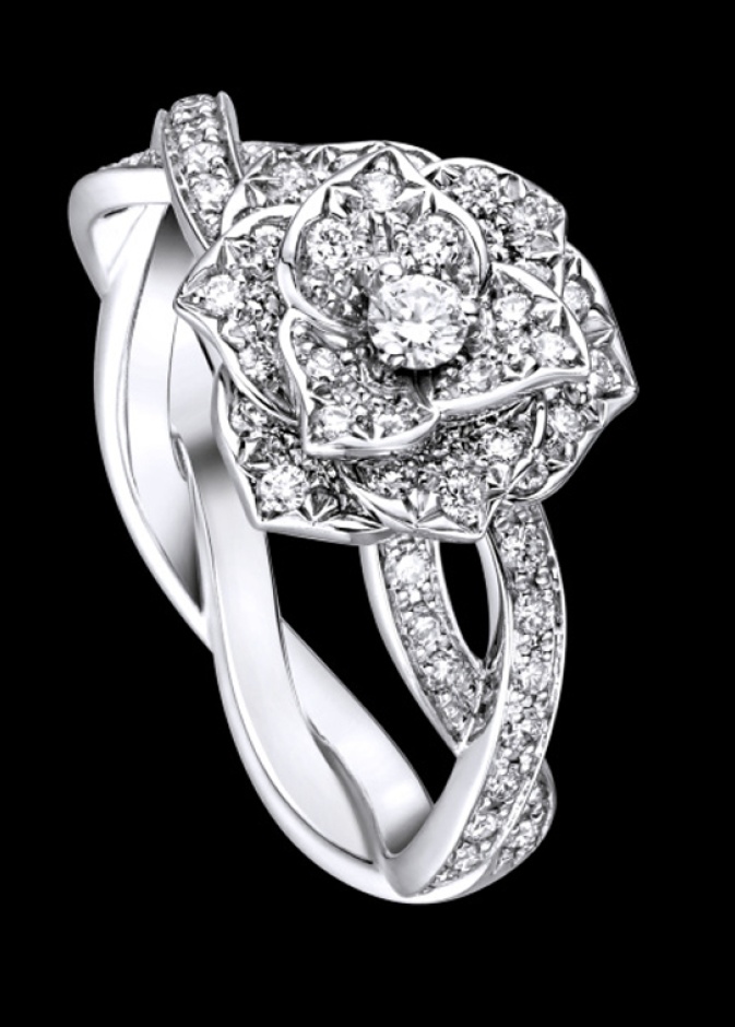 خاتم من الالماس والبلاتين