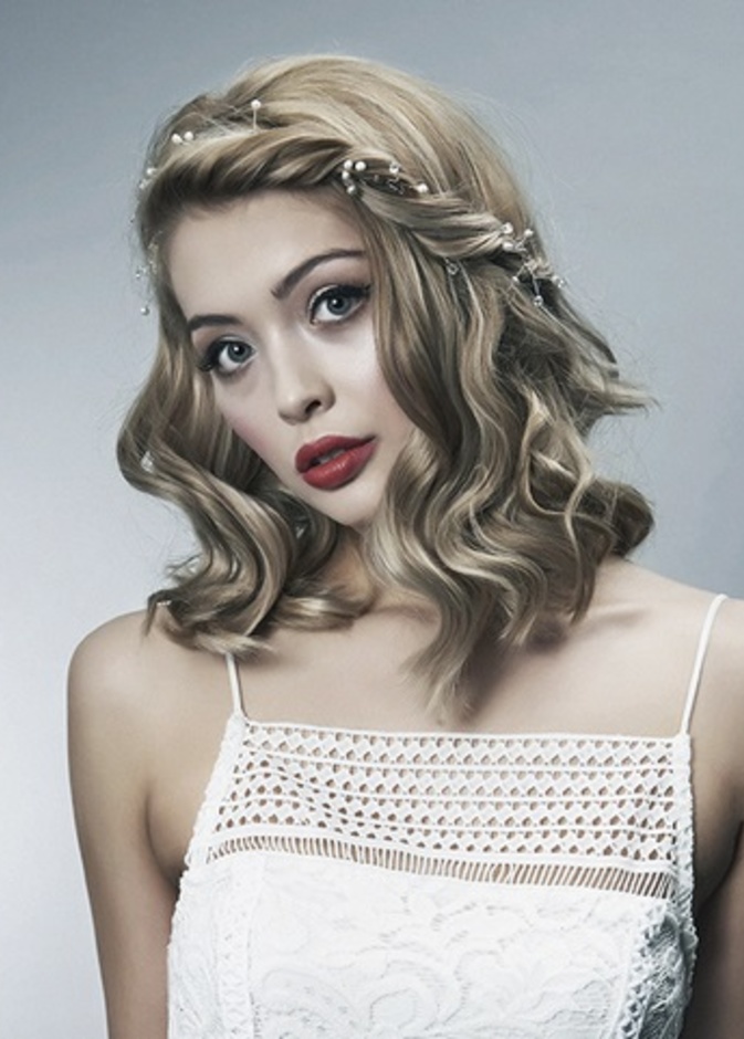 تسريحات شعر قصير للعروس