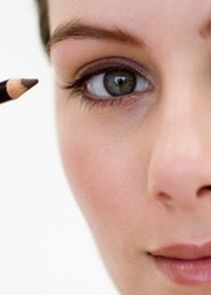 هل يبطل كحل العين بواسطة قلم للكحل الصيام؟