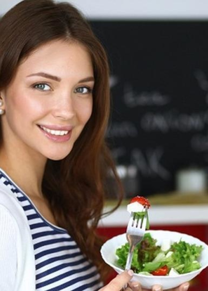 اطعمة يجب تجنبها أثناء الرضاعة الطبيعية لانها تغير طعم الحليب