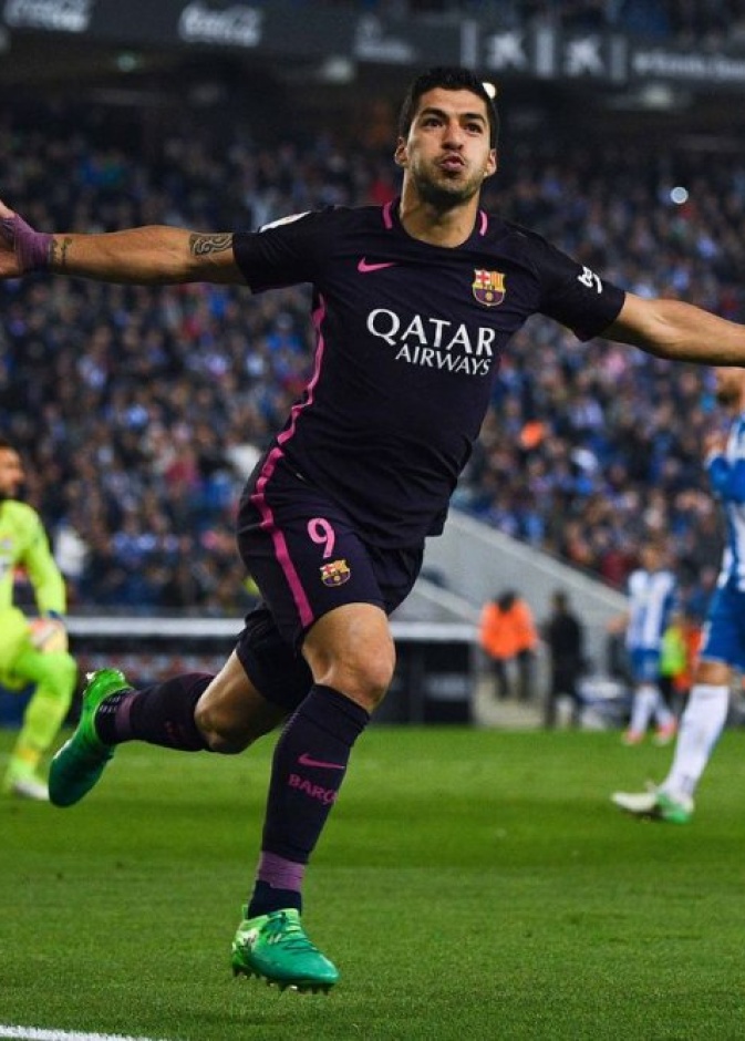 برشلونة يحافظ على الصدارة