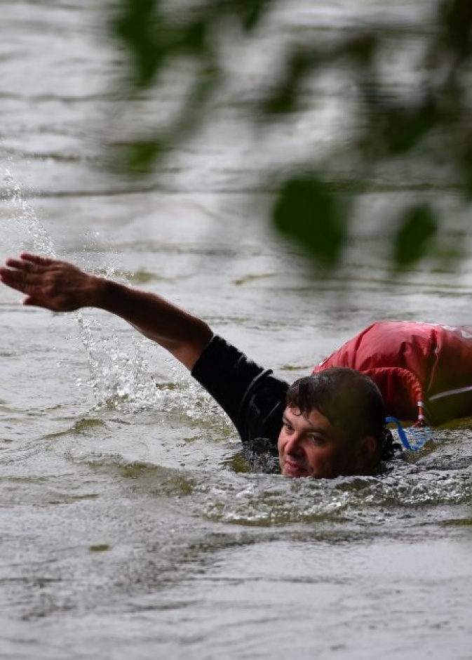 ألماني يسبح يوميا باتجاه عمله بدلا من ركوب الحافلة