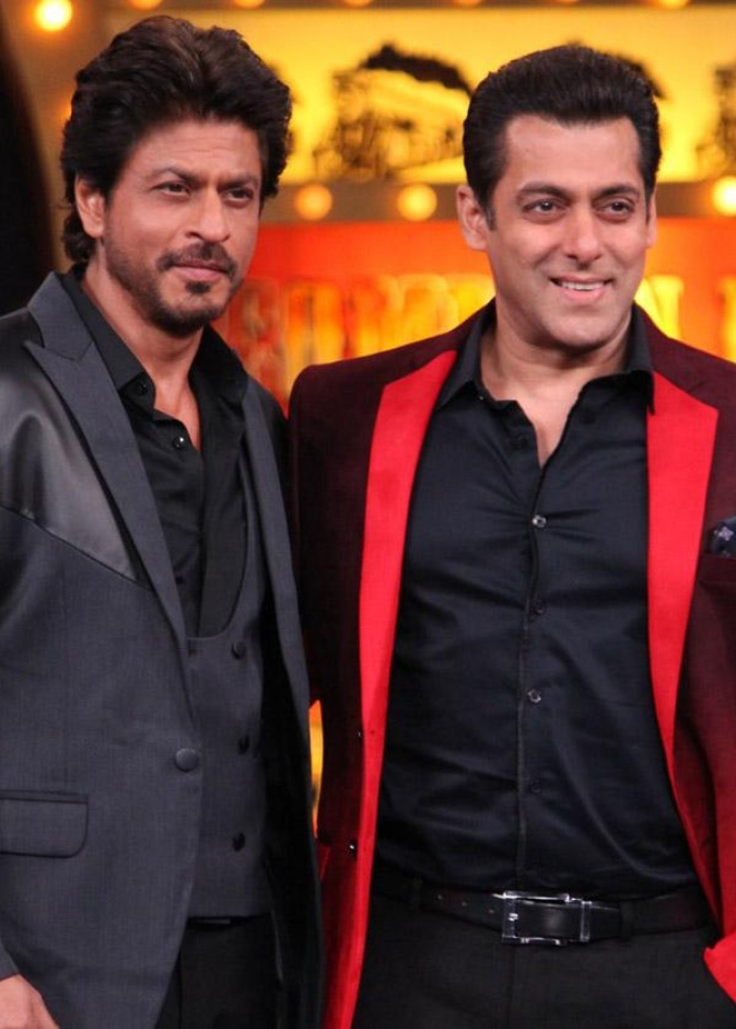 شاروخان يهدي سلمان خان سيارة حديثة