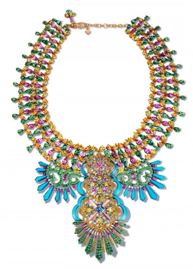 قلادة من شوبارد