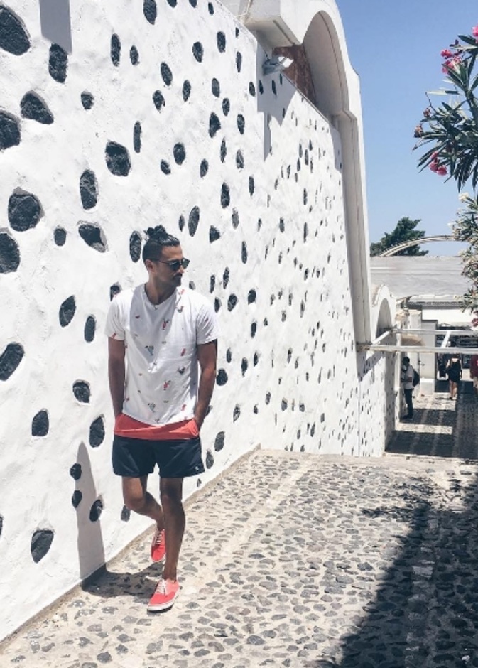 أحمد زوج مدونة الموضة بالشورت مع التيشيرت