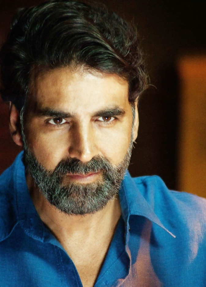 أكشاي كومار لا أتعالى على المخرجين وأنفذ ما يطلبونه