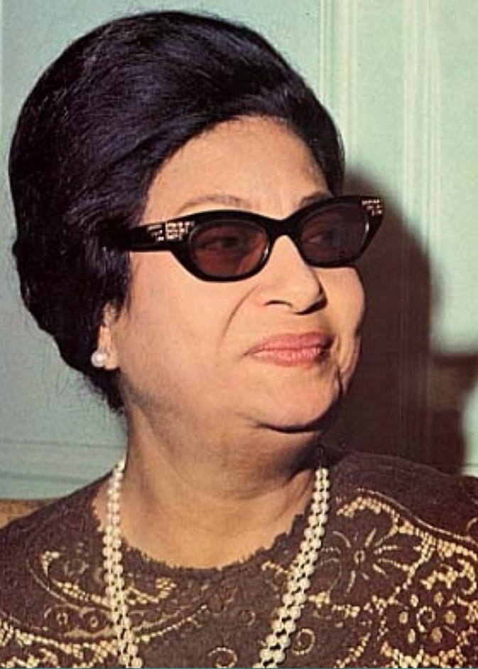  أم كلثوم .. عاشقة اللؤلؤ