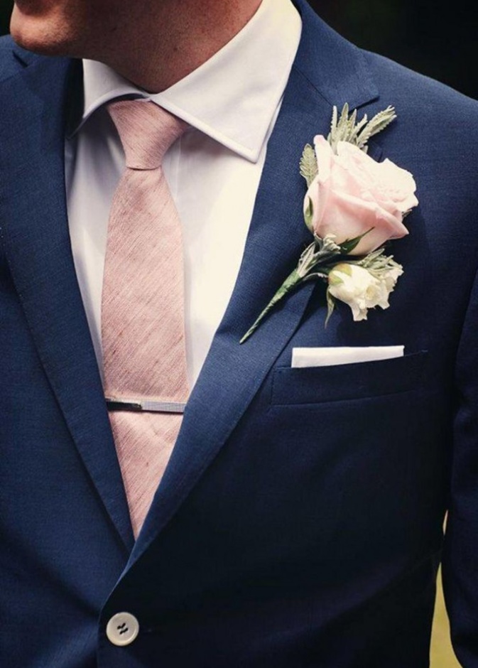 أناقة العريس بلمسات متناغمة