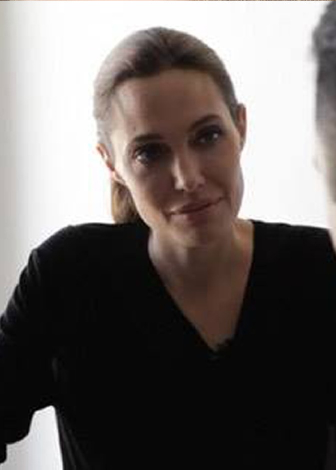 أنجلينا فى زيارة سابقة للمخيمات السورية