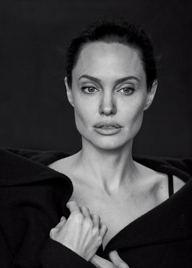 أنجيلينا جولي (Angelina Jolie) في حالة صحية متردية