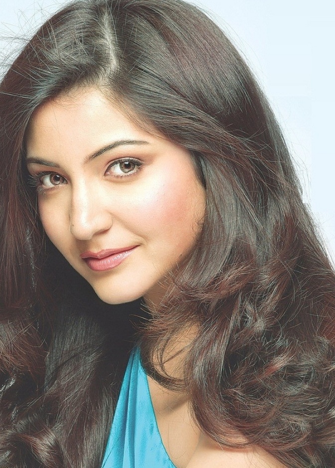 أنوشكا مثلت في 2016 مع سلمان خان و شاروحان