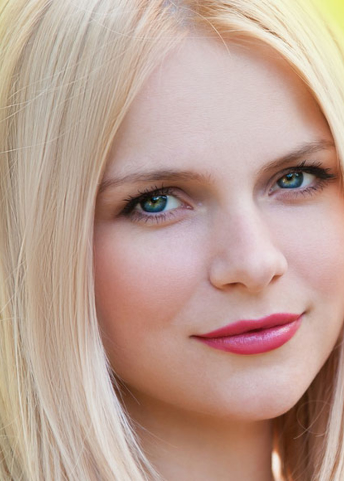 أي ماكياج يناسب طلّتك أثناء السفر؟