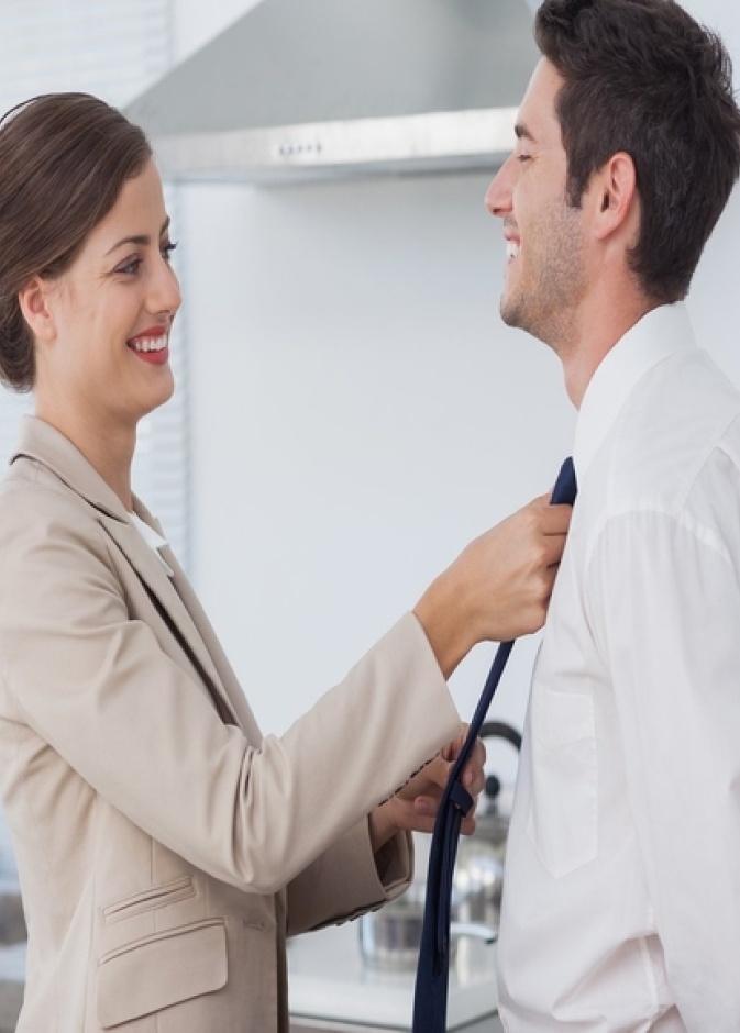 إشرفي بطريقة لبقة على الاهتمام ببعض تفاصيل اناقة عريسك