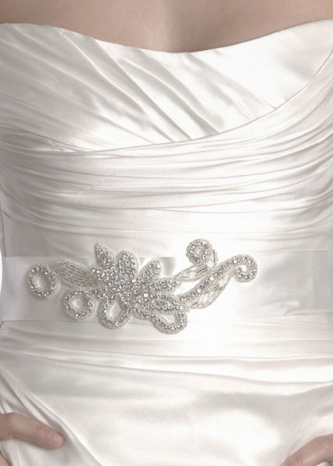 حزام زفاف مزخرف لتحديد قوام العروس