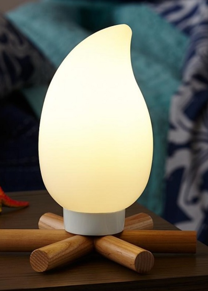 إنارة على شكل شعلة حطب لعشاق الكشافة