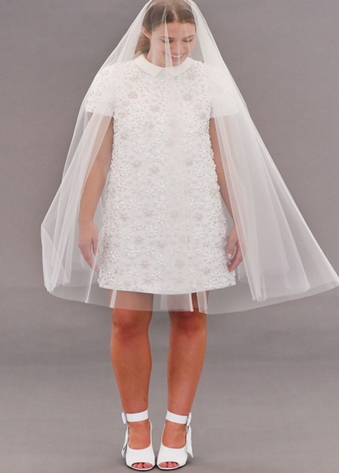 احذية العروس من مجموعة Victor and Rolf لخريف 2017