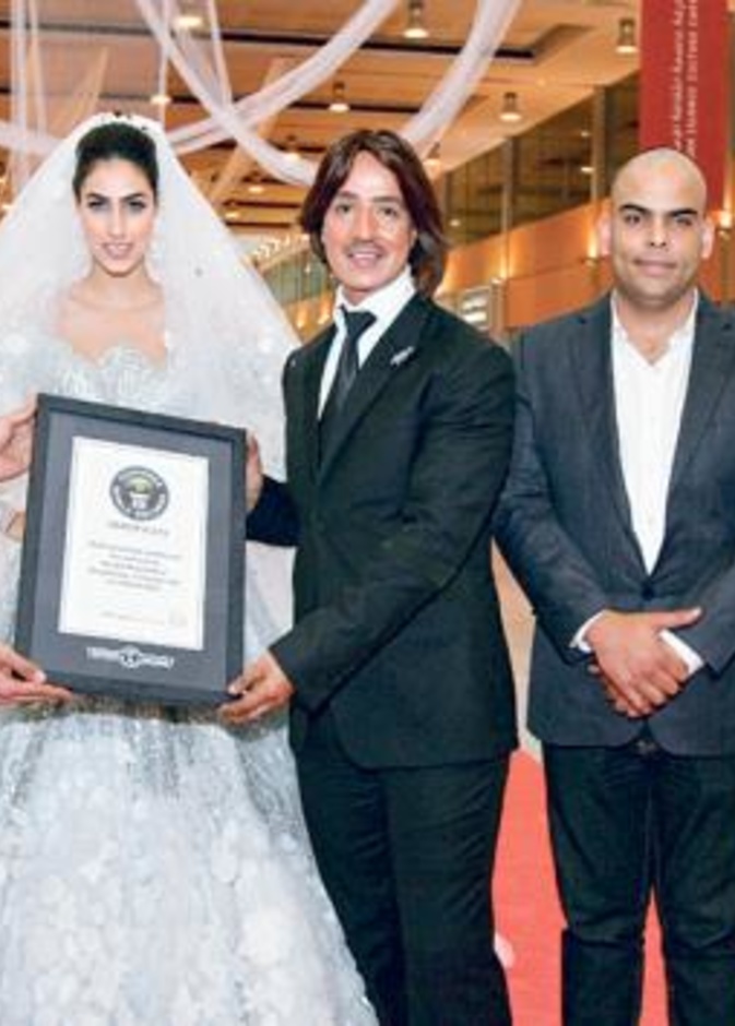 أطول طرحة عروس في العالم... إماراتية