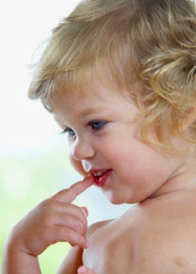 للأم دور كبير في مساعدة طفلها على النطق