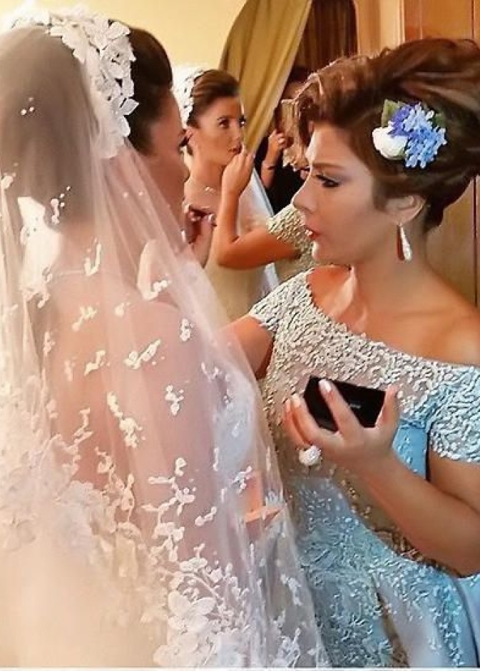 اصالة تضع اللمسات الاخيرة على فستان زفاف ابنتها شام