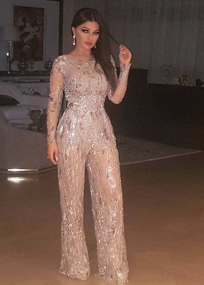 اطلالة بالجمبسوت بالقماش الشفاف اختارتها هيفاء وهبي