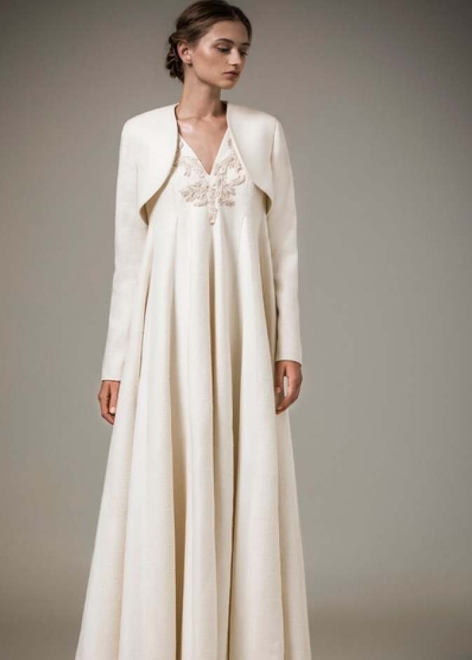 اطلالة راقية و فخمة لخطوبتك في العيد من Aishi Studio