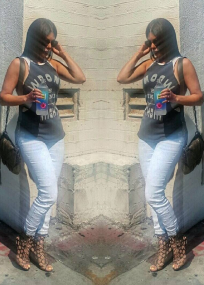 تعشق تنسيق الجينز مع الجزمات العالية