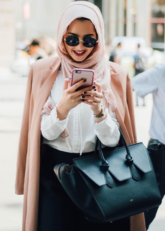 اطلالة عملية انيقة من اختيار summer
