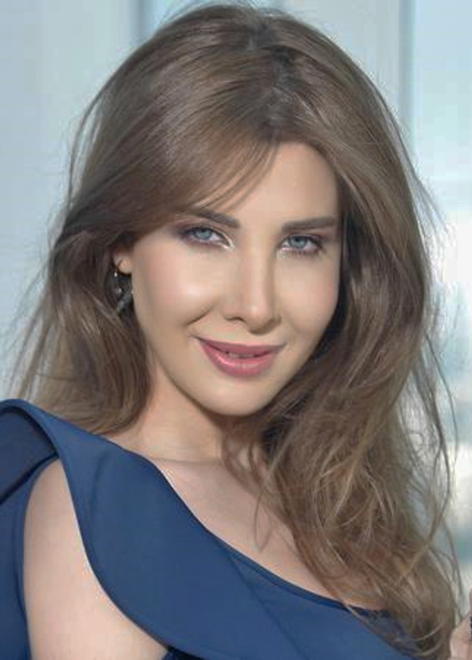 اطلالة نانسي عجرم مع المكياج الناعم