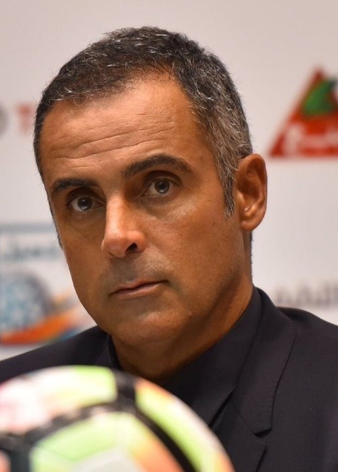 اقالة المدرب البرتغالي جوزيه غوميز