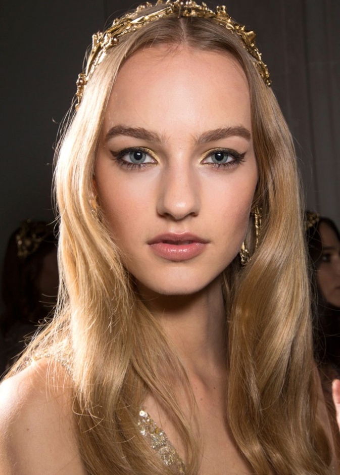 الآيلاينر يليق بمكياجك البني